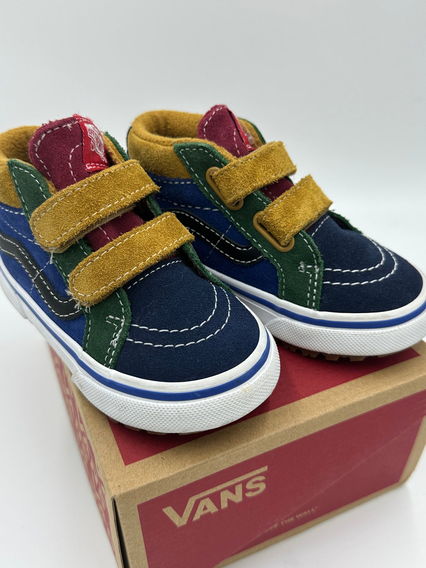 Souliers - bottines - Mi - saison VANS NEUF - Grandeur 7 - Boutique friperie le placard de Jeanne et cie