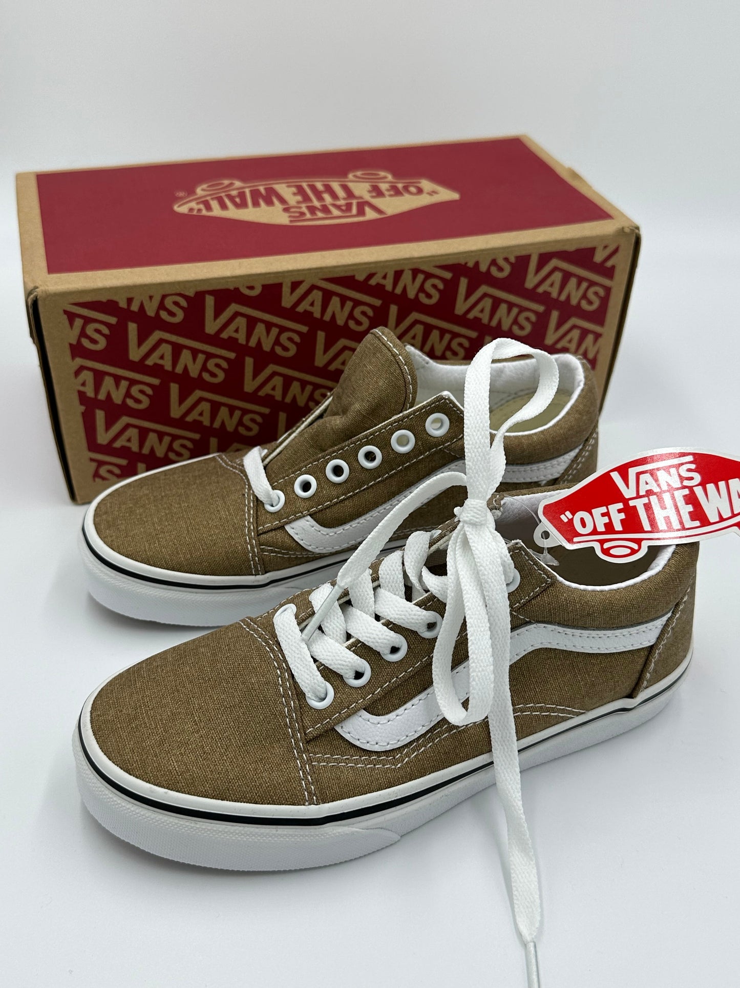 Souliers Vans grandeur 2 junior neuf - Boutique friperie le placard de Jeanne et cie