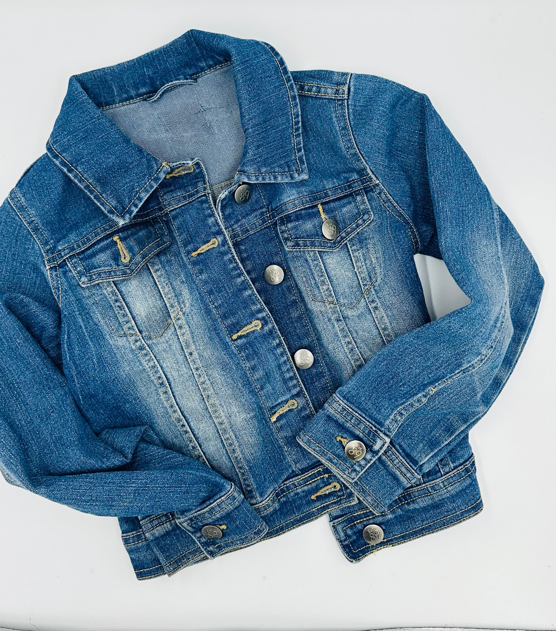 Veste jeans environ 8ans - Boutique friperie le placard de Jeanne et cie