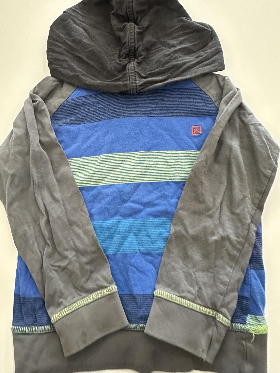 chandail 3t - Boutique friperie le placard de Jeanne et cie