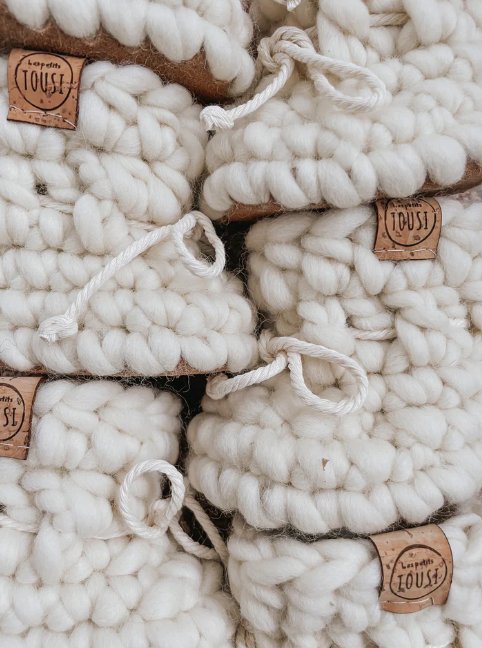 Chaussons en laine - COTON- Les petits tousi - Boutique friperie le placard de Jeanne et cie