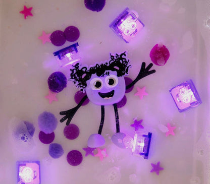 Cubes lumineux et personnage pour le bain mauve avec yeux Lumi Glo pals - Boutique friperie le placard de Jeanne et cie