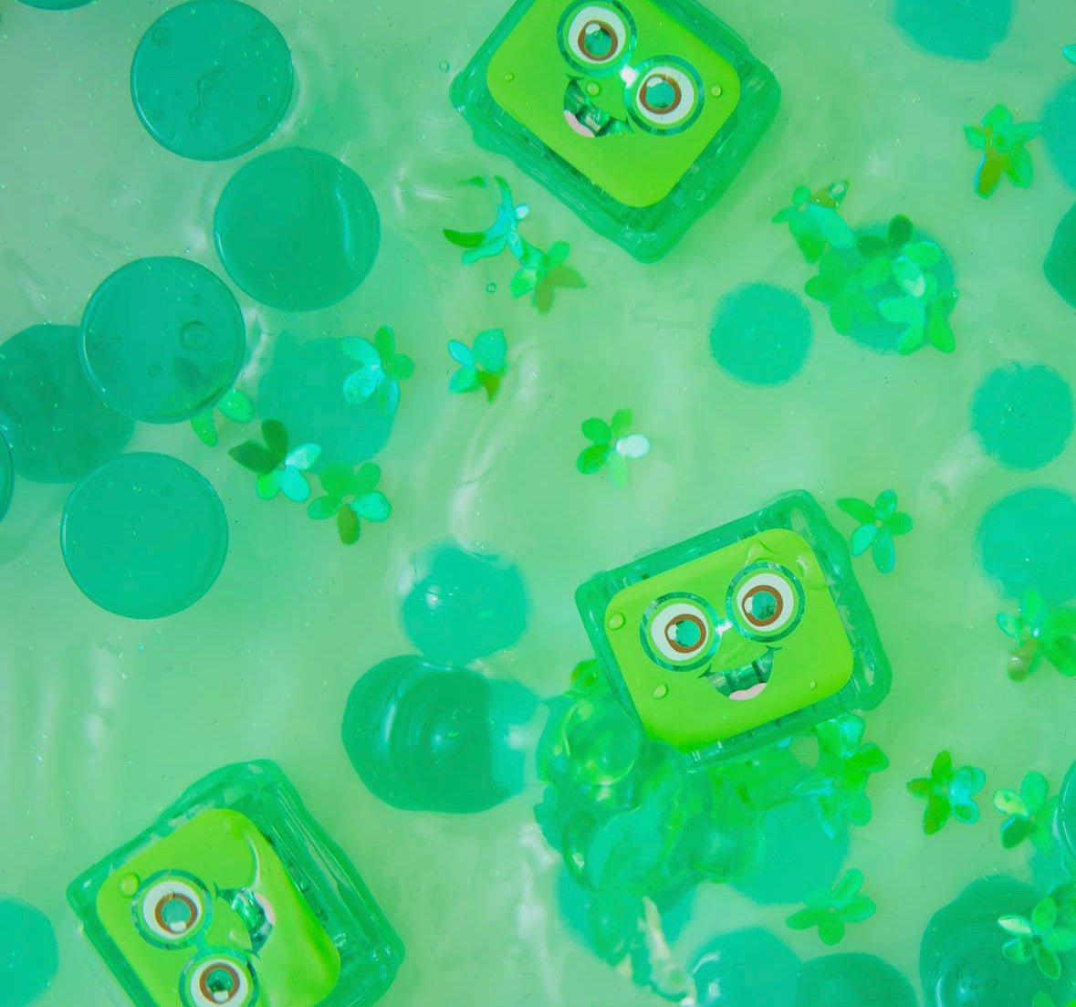 Cubes lumineux vert pipa pour le bain avec yeux - Glo pals - Boutique friperie le placard de Jeanne et cie