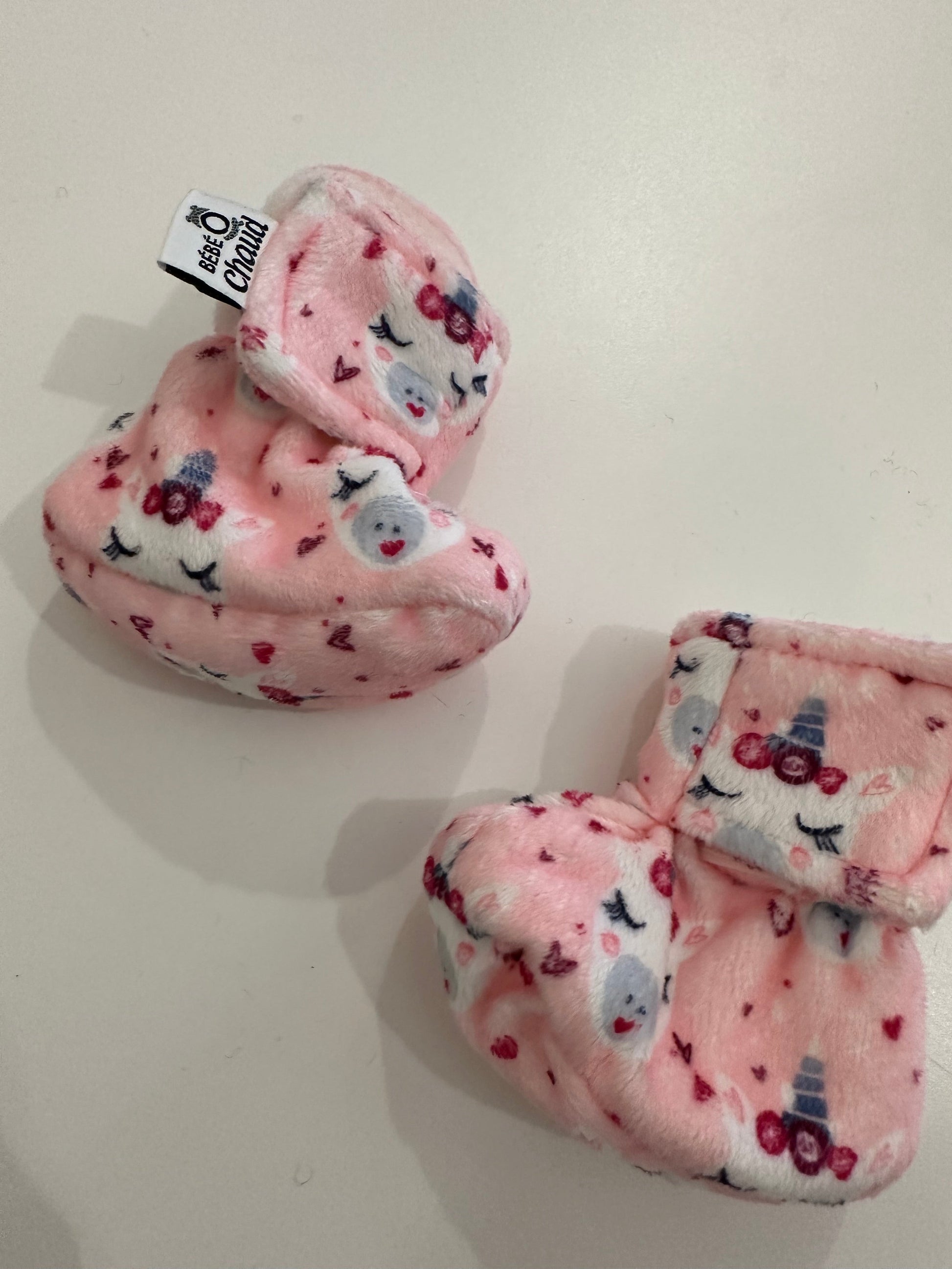 pantoufles bébé o chaud 0-3m - Boutique friperie le placard de Jeanne et cie